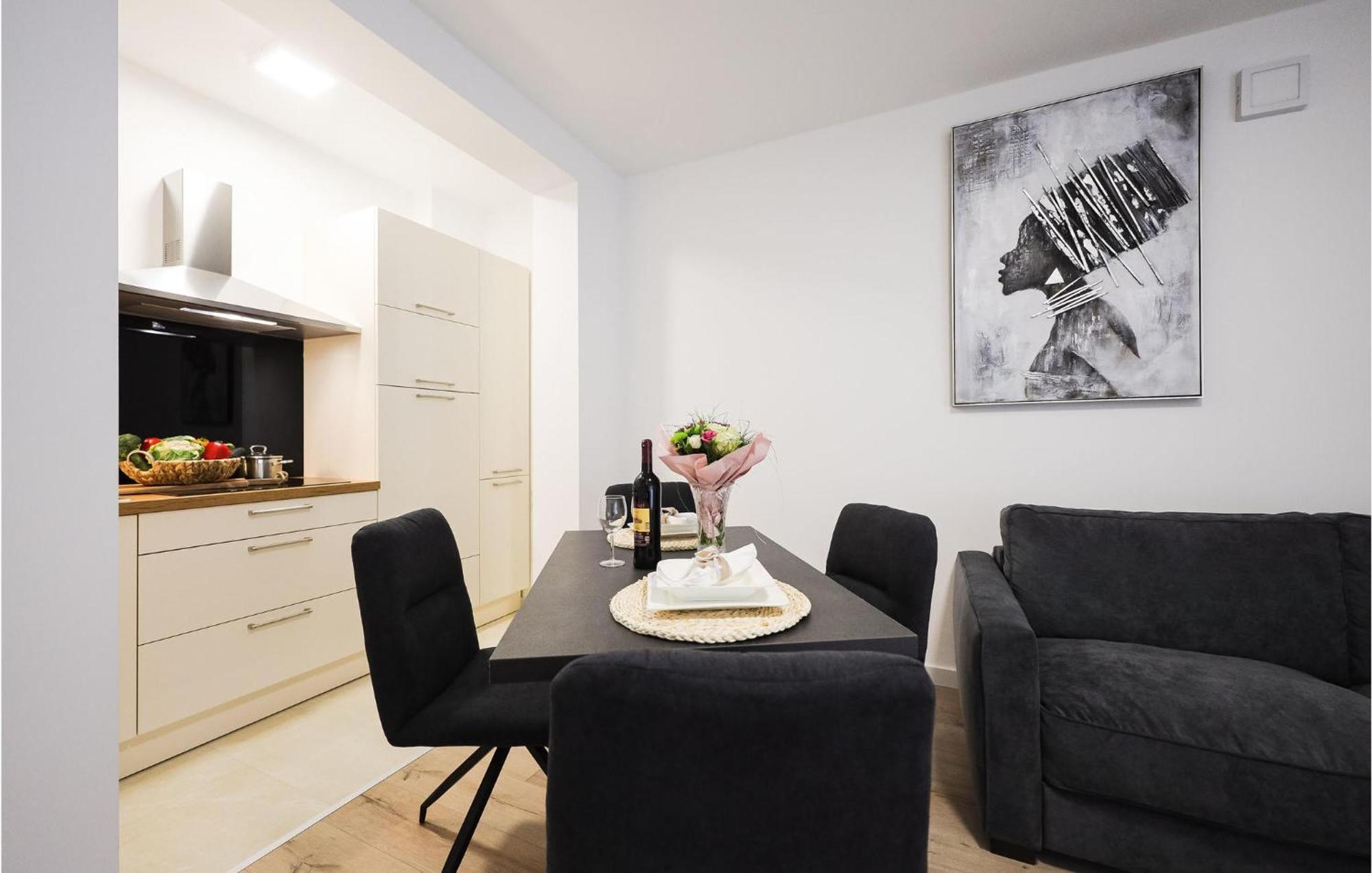 1 Bedroom Lovely In