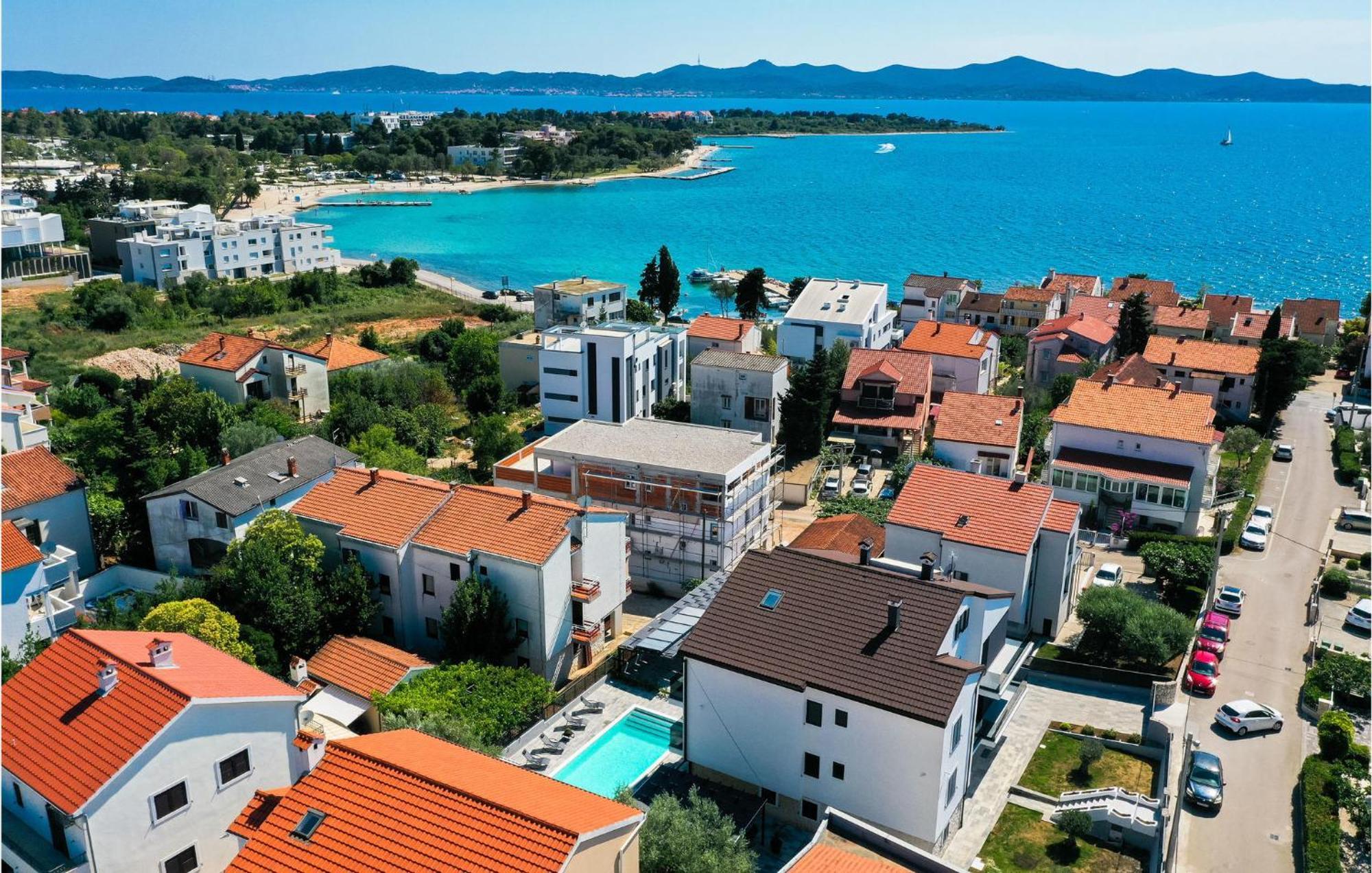 Apartment 1 Bedroom Lovely In